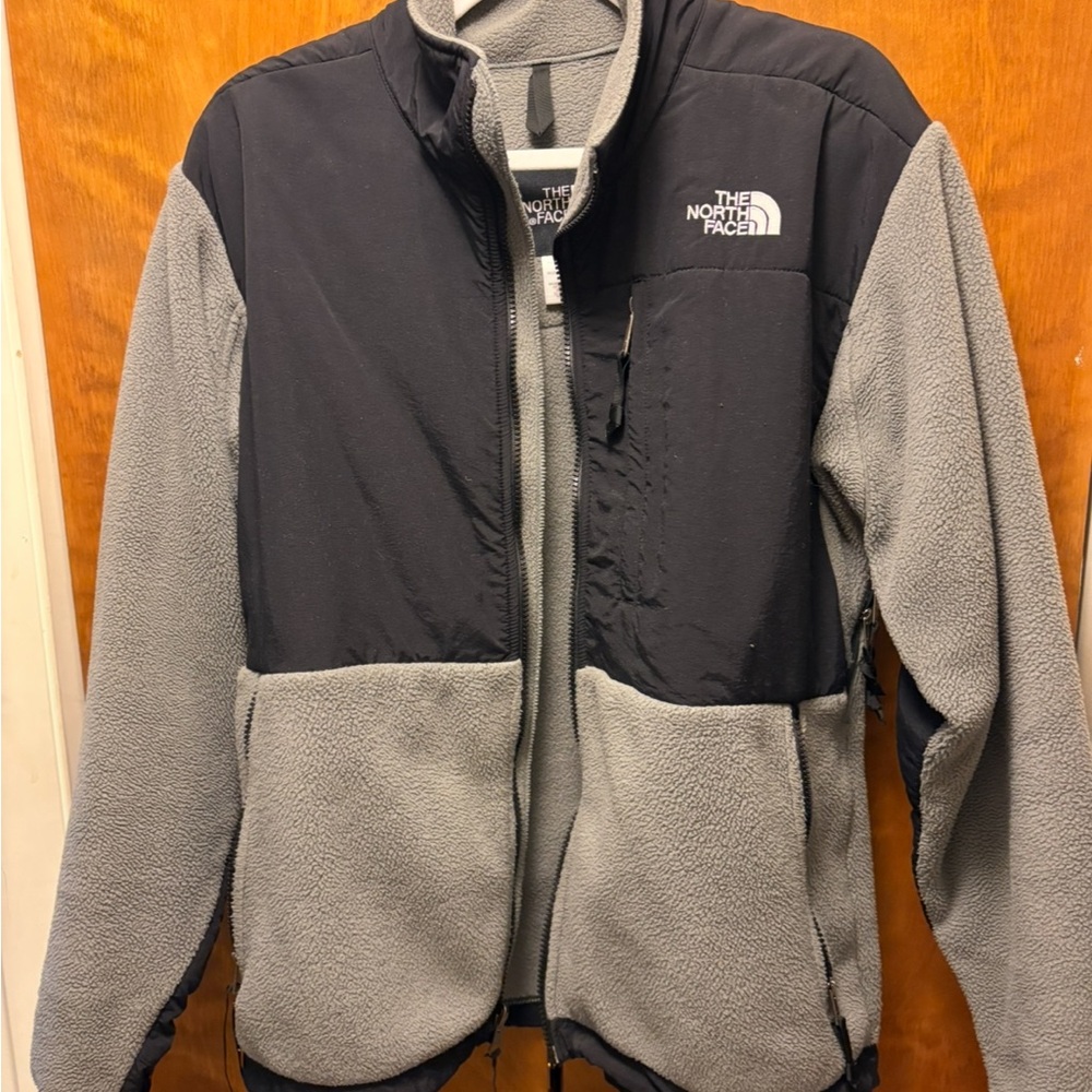 The North Face Women’s Black and Gray Denali Fleece Jacket